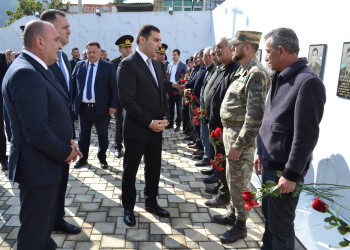 Vətən uğrunda həlak olanların xatirəsi ehtiramla yad edilib.