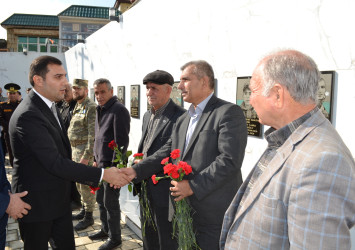 Vətən uğrunda həlak olanların xatirəsi ehtiramla yad edilib.