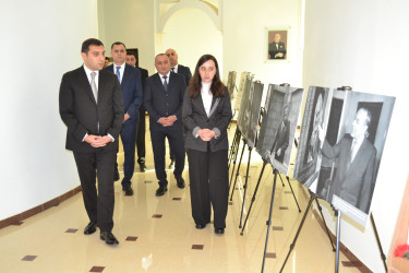 Yardımlı Rayon İcra Hakimiyyətinin başçısı Orxan Məmmədov Ümummilli Lider Heydər Əliyevin abidəsini ziyarət edib.